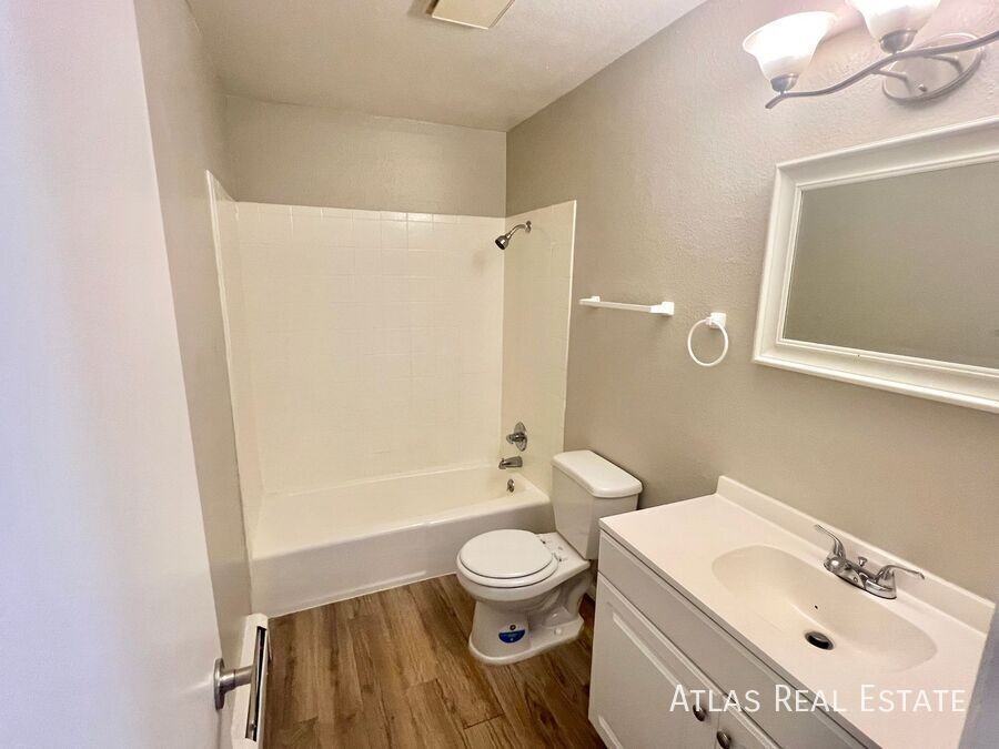 405 Saint Vrain Pl #201 - Photo 7 of 14