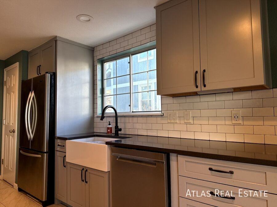 8070 Decatur St - Photo 4 of 17