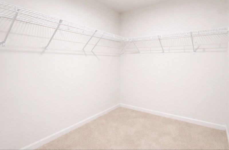 792 Phipps Ln - Photo 2 of 7