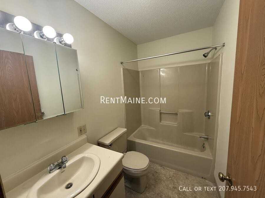 135 Howard St #D - Photo 3 of 7