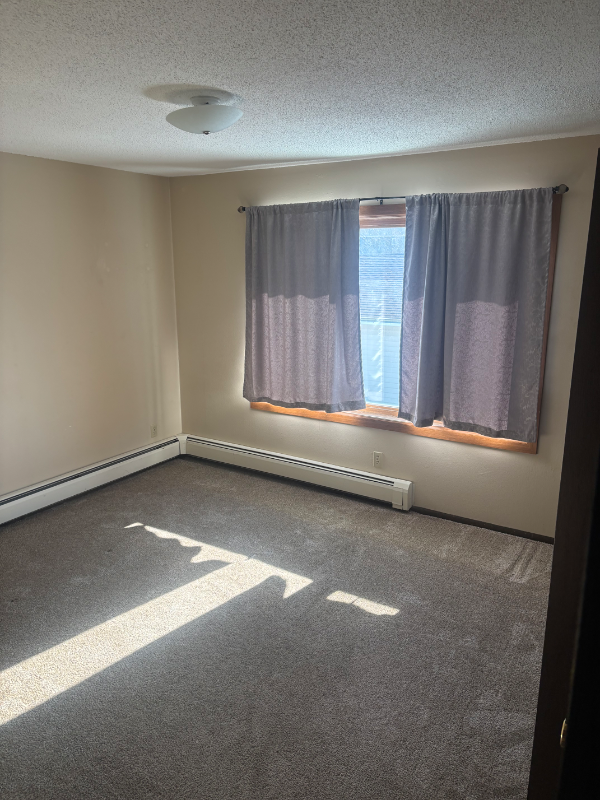 1238 Edgewood Dr - Photo 2 of 5