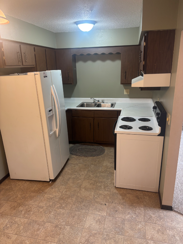 1238 Edgewood Dr - Photo 4 of 5