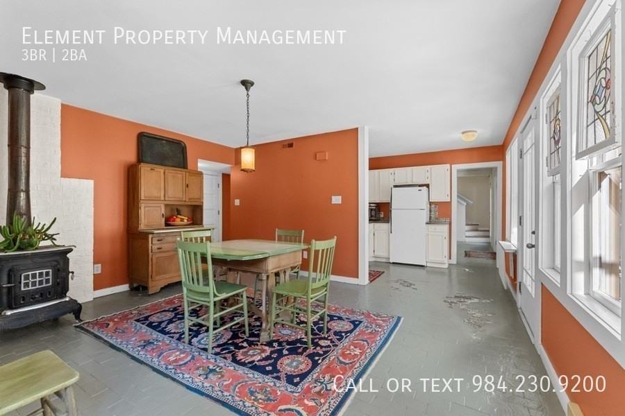 303 Henderson St #A - Photo 4 of 34