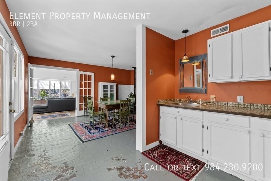 303 Henderson St #A - Photo 6 of 34