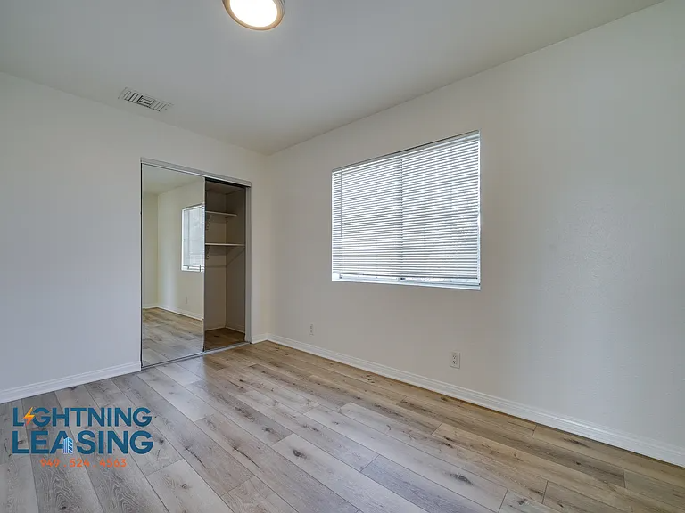 2134 S Cloverdale Ave - Photo 6 of 20