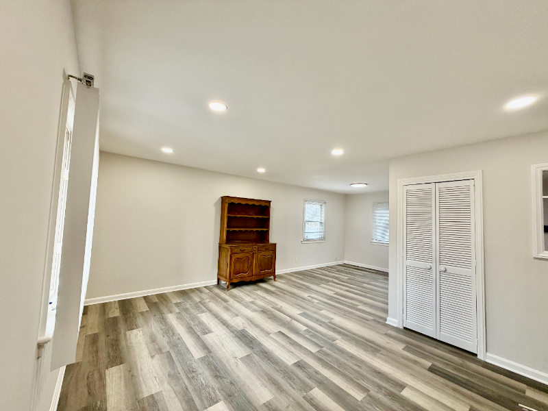 3346 Bernice Rd - Photo 5 of 17