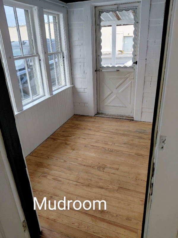 115 Freedom St - Photo 2 of 27