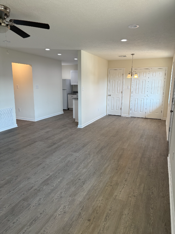 2221 Oak Park Blvd - Photo 3 of 3