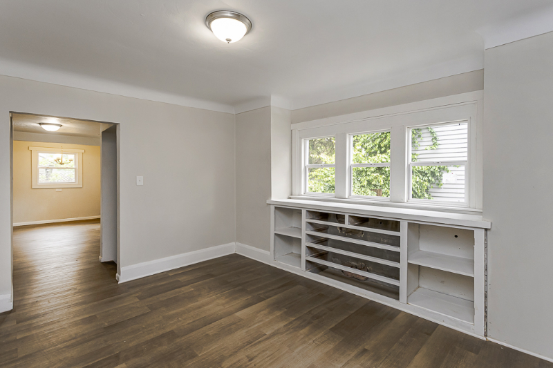 4440 Fairview Dr - Photo 4 of 16