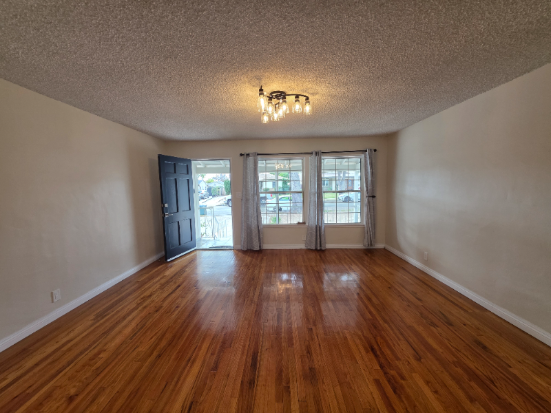 470 Mercury Ln - Photo 3 of 14