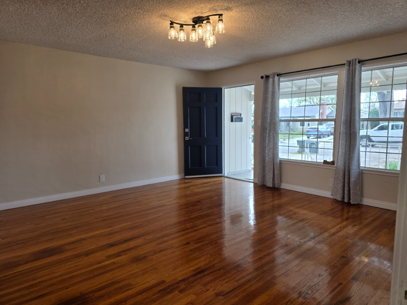 470 Mercury Ln - Photo 4 of 14