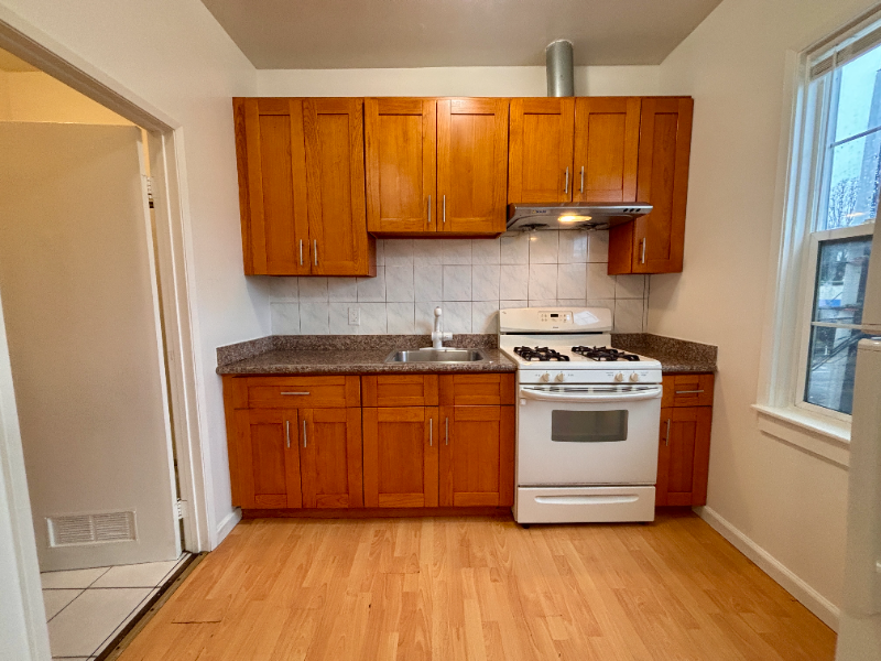 1408 21st Ave #202 - Photo 2 of 12