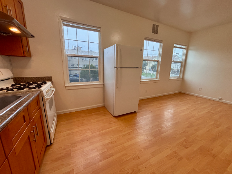 1408 21st Ave #202 - Photo 6 of 12