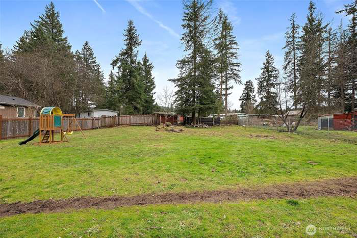 16503 Village Dr Se - Photo 2 of 14