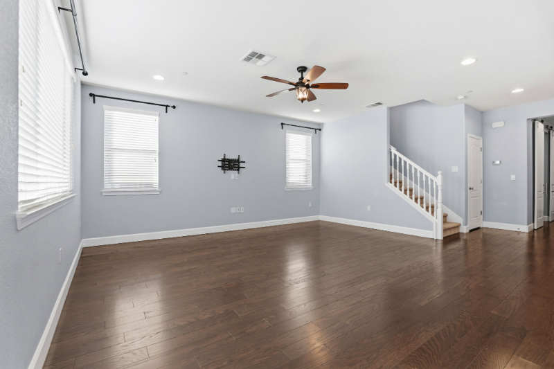 1818 Tarragon Dr - Photo 2 of 20