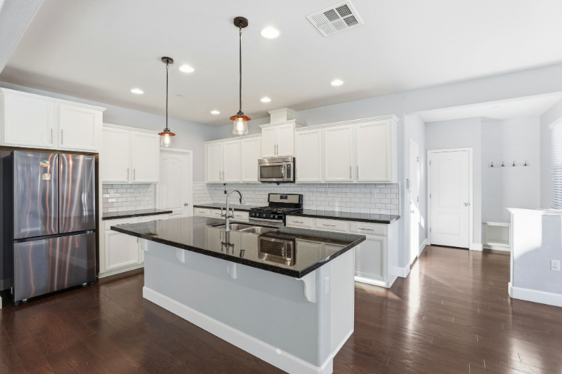 1818 Tarragon Dr - Photo 4 of 20