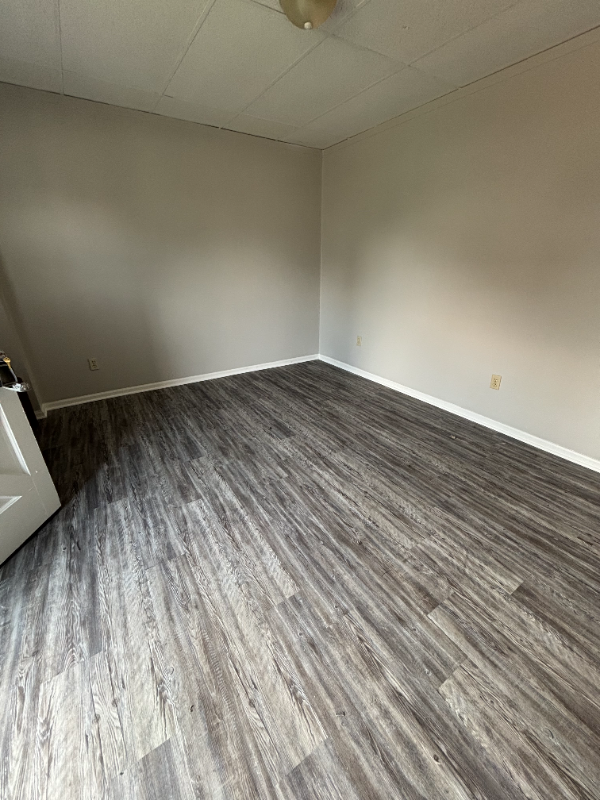 807 W 3rd St #4 - Photo 2 of 4