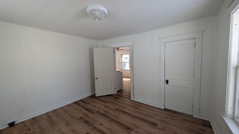 416 Burgess St - Photo 3 of 6