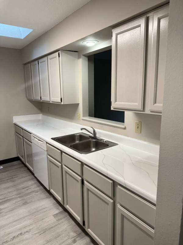 924 23rd Ave #C - Photo 4 of 20