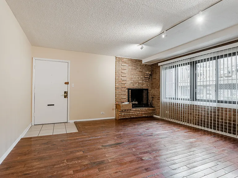 713 W Diversey Pkwy #7 - Photo 6 of 13