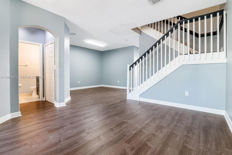 11507 Nwst - Photo 2 of 9