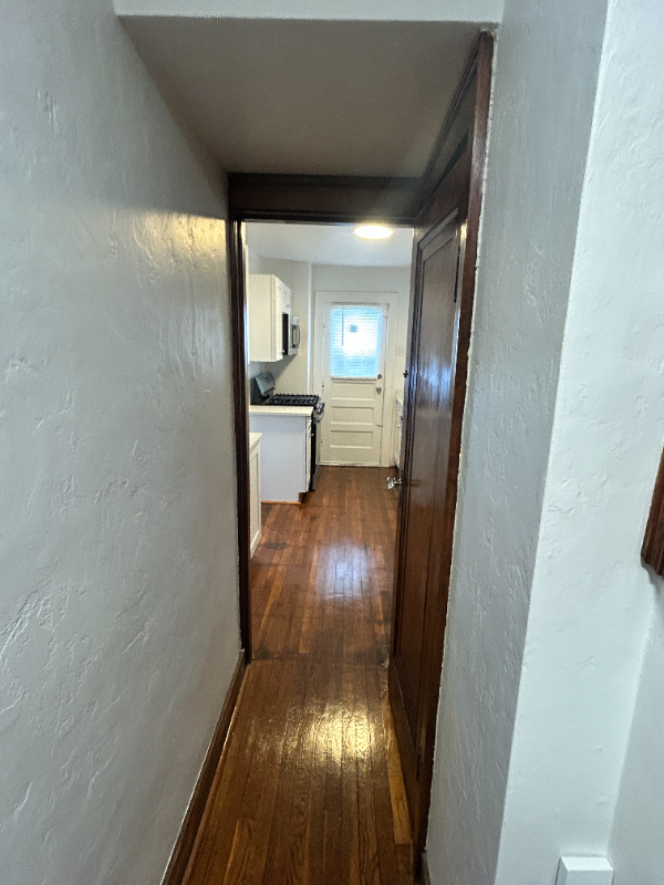 323 Onyx St - Photo 6 of 17