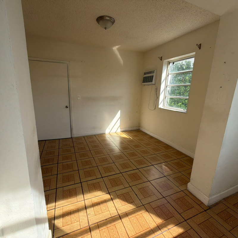 1716 Swst #2 - Photo 4 of 8