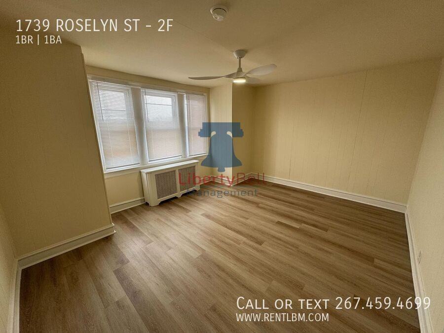 1739 Roselyn St #2F - Photo 3 of 10