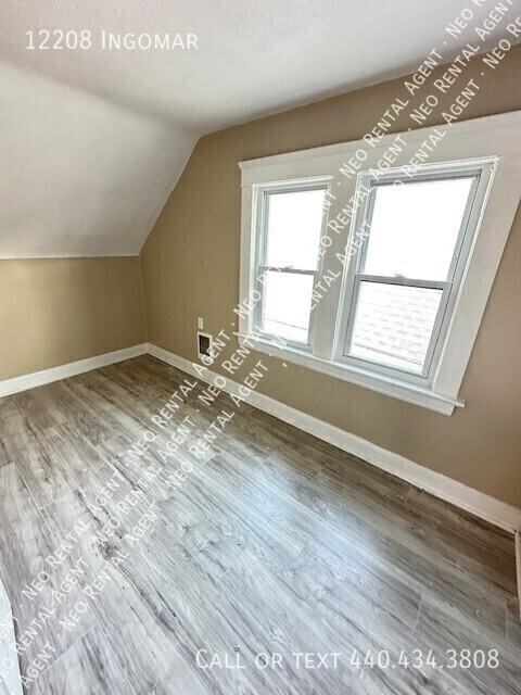 12208 Ingomar Ave - Photo 3 of 10