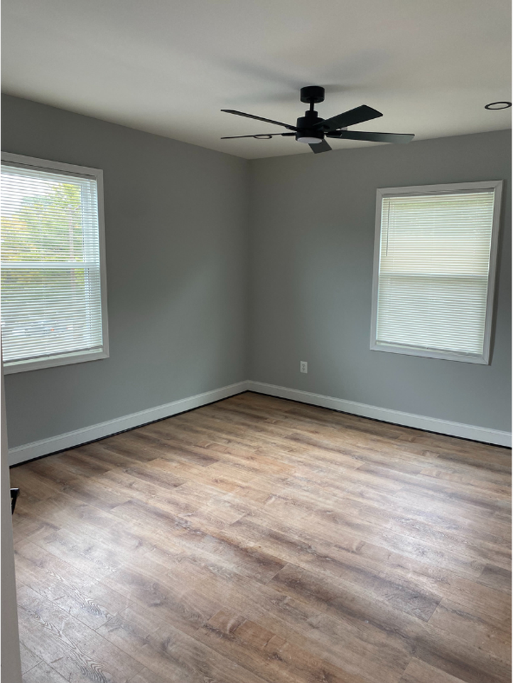 3412 Gwynns Falls Parkway AVAILABLE W/BATH $850 #BB - Photo 2 of 17