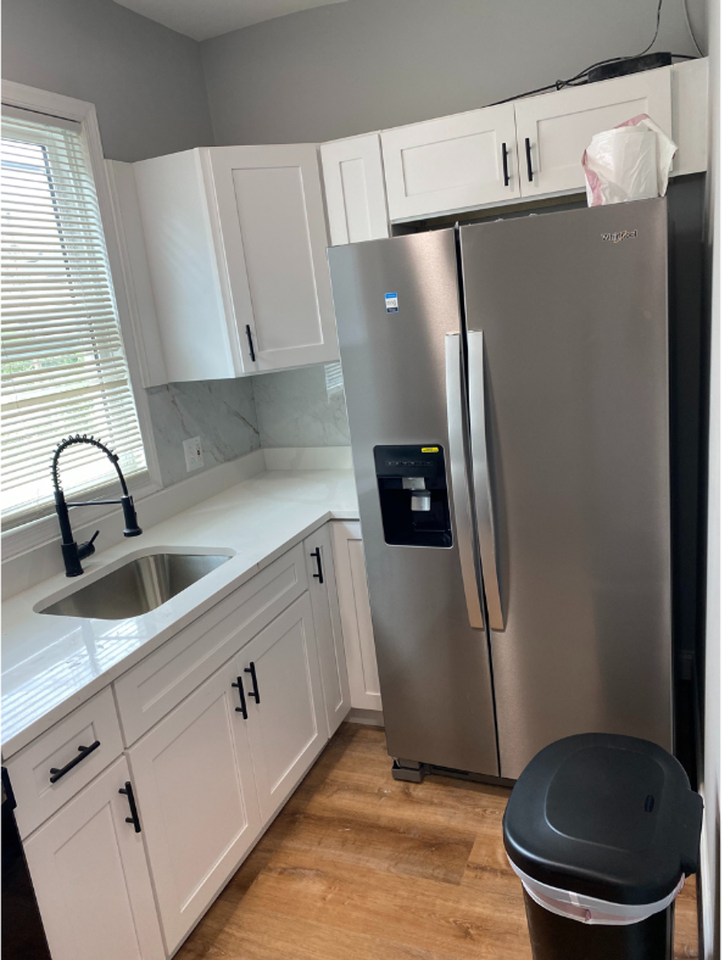 3412 Gwynns Falls Parkway AVAILABLE W/BATH $850 #BB - Photo 7 of 17