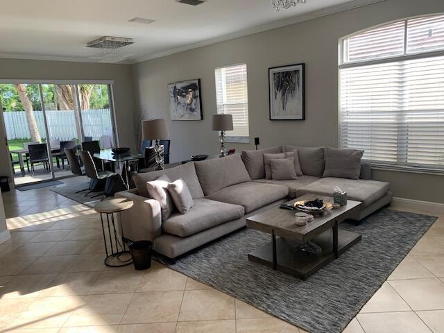 7891 Manor Forest Boulevard - Photo 7 of 8