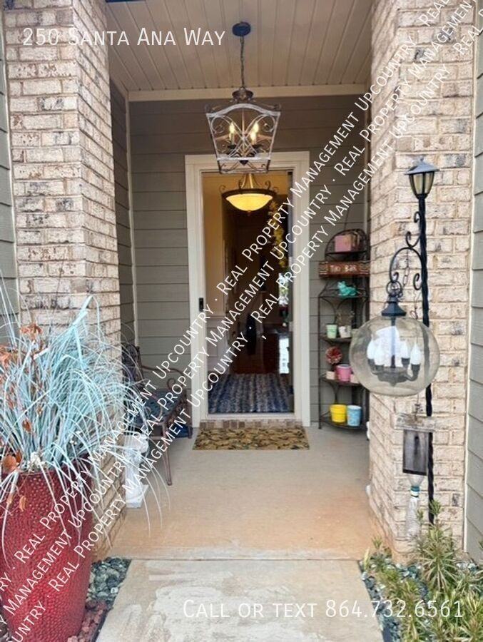 250 Santa Ana Way - Photo 2 of 17