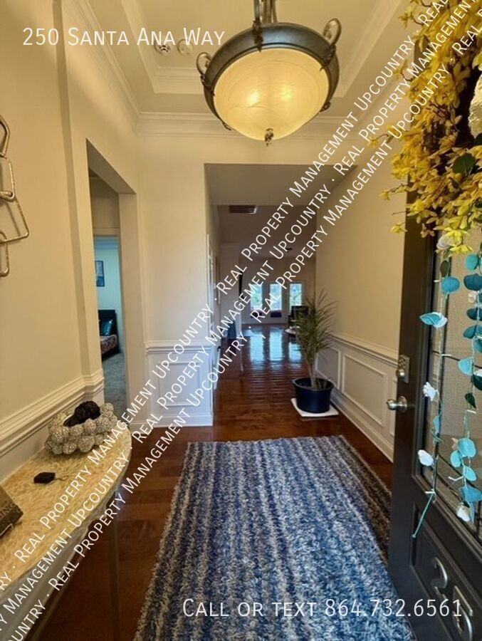 250 Santa Ana Way - Photo 3 of 17