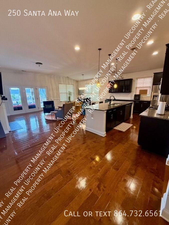 250 Santa Ana Way - Photo 4 of 17