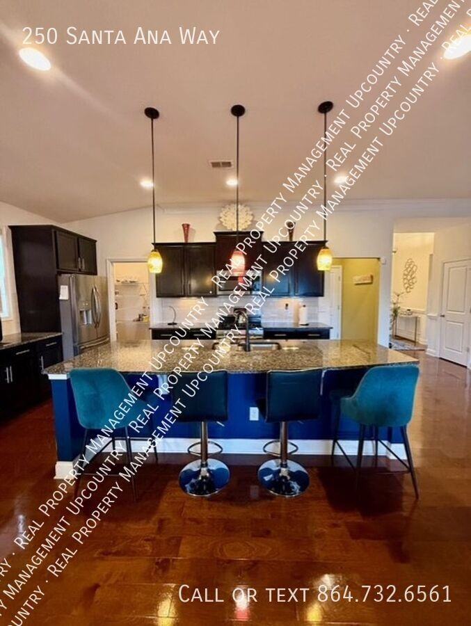 250 Santa Ana Way - Photo 5 of 17