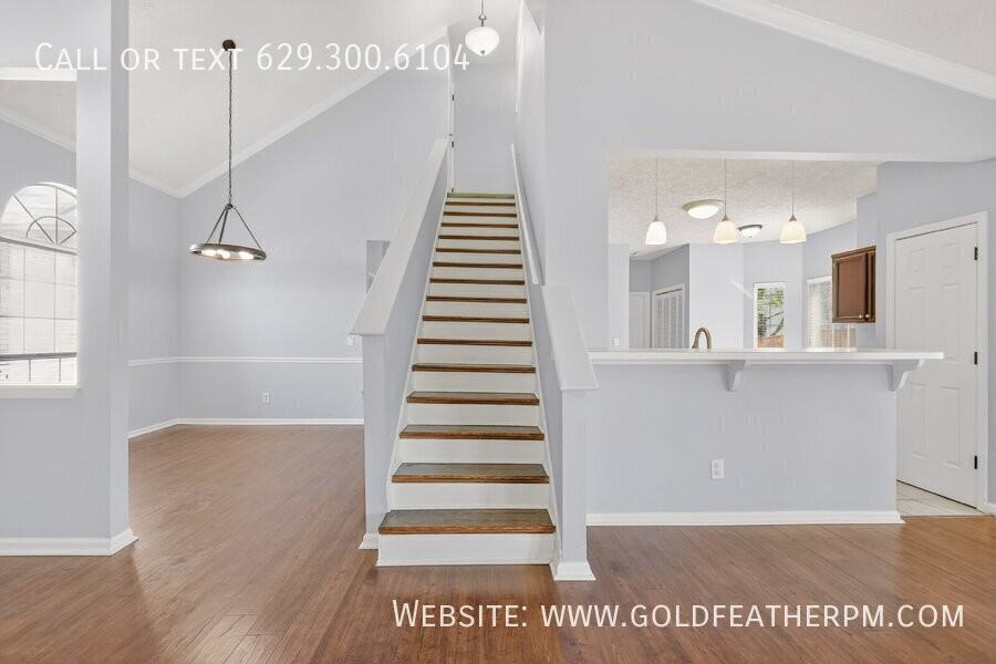 905 Split Oak Dr - Photo 4 of 34