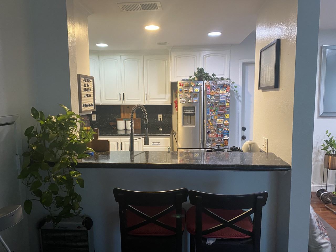 9601 Woodman Ave - Photo 4 of 39