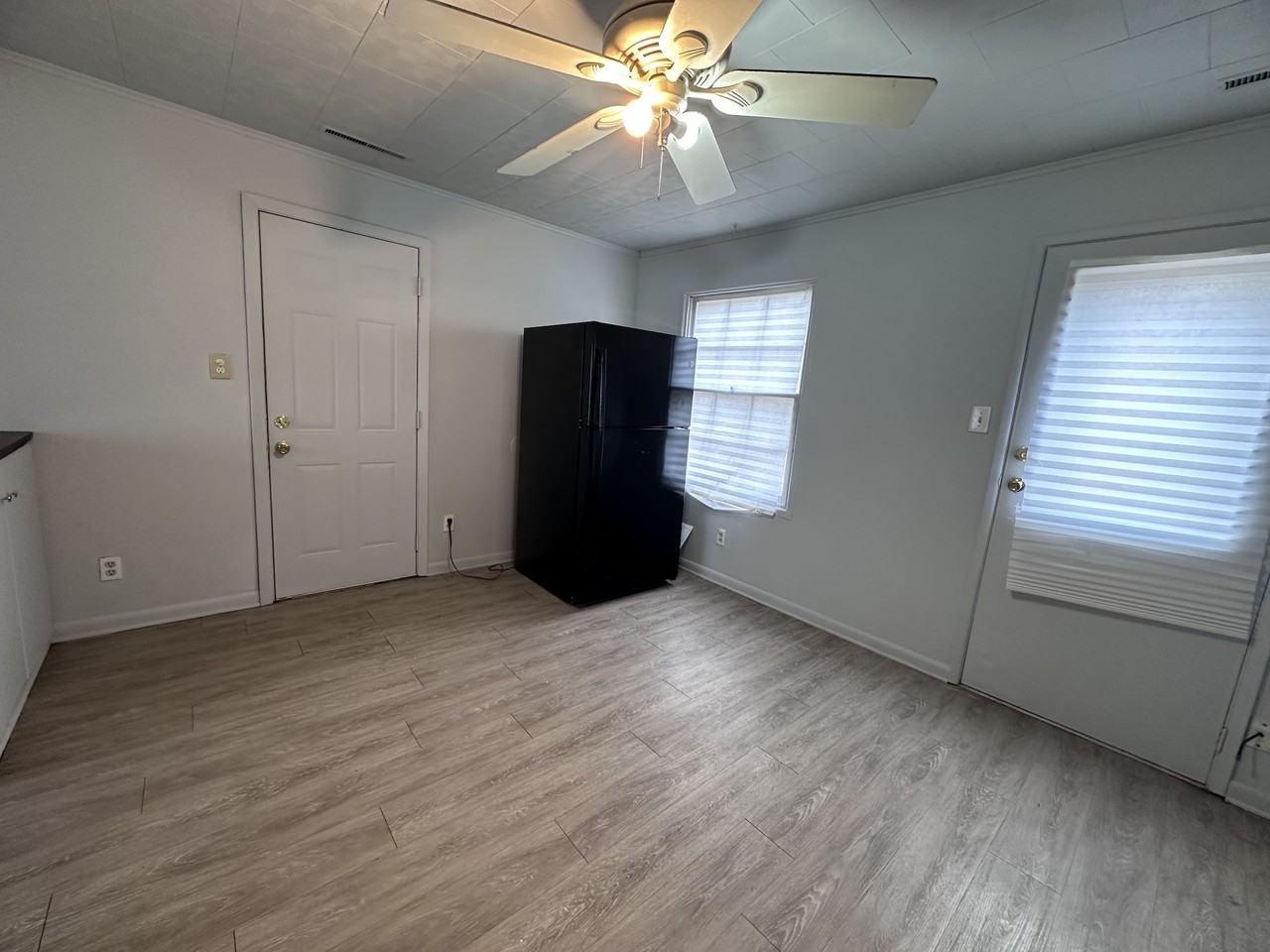 1504 Edgewood Dr - Photo 5 of 17