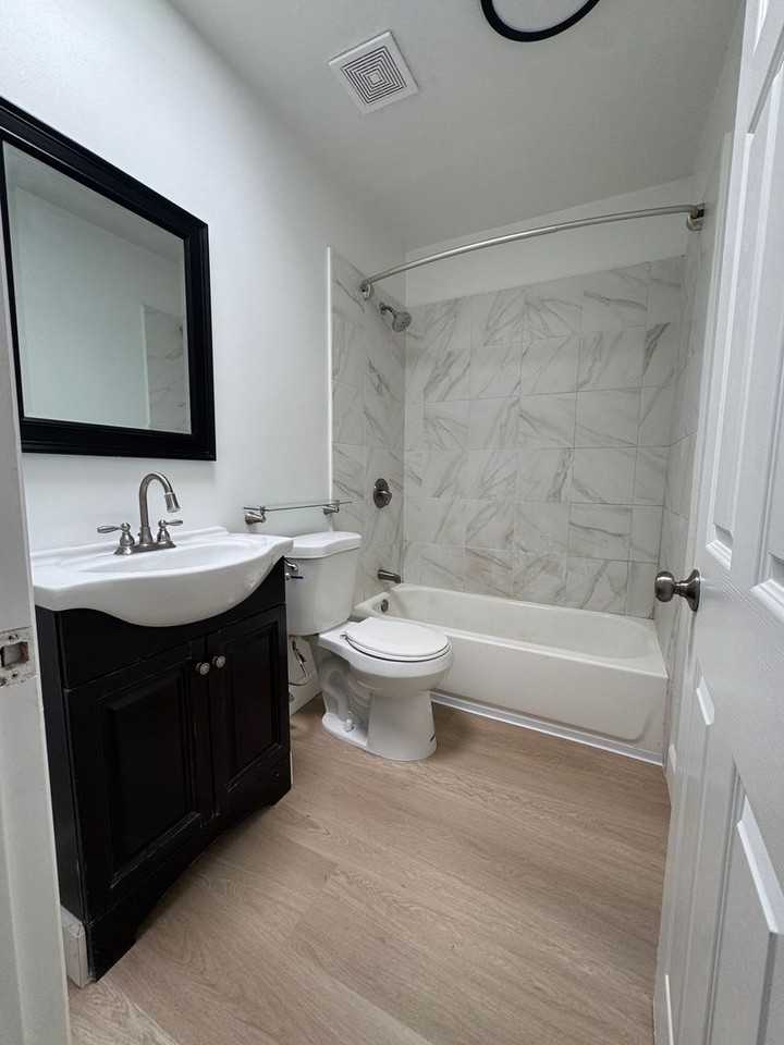 835 W 165th Pl #7 - Photo 7 of 7