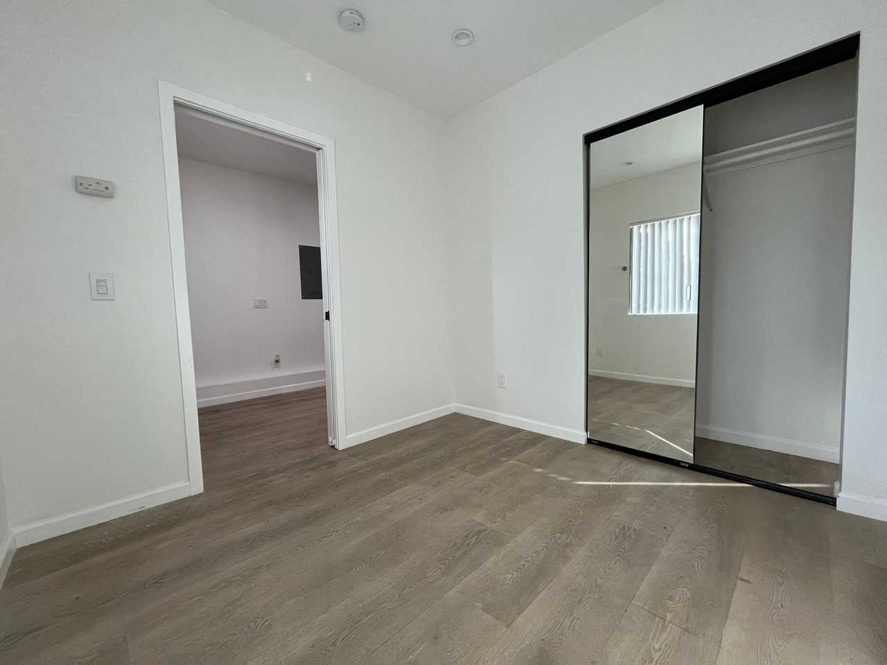 839 W 165th Pl #11 - Photo 5 of 7