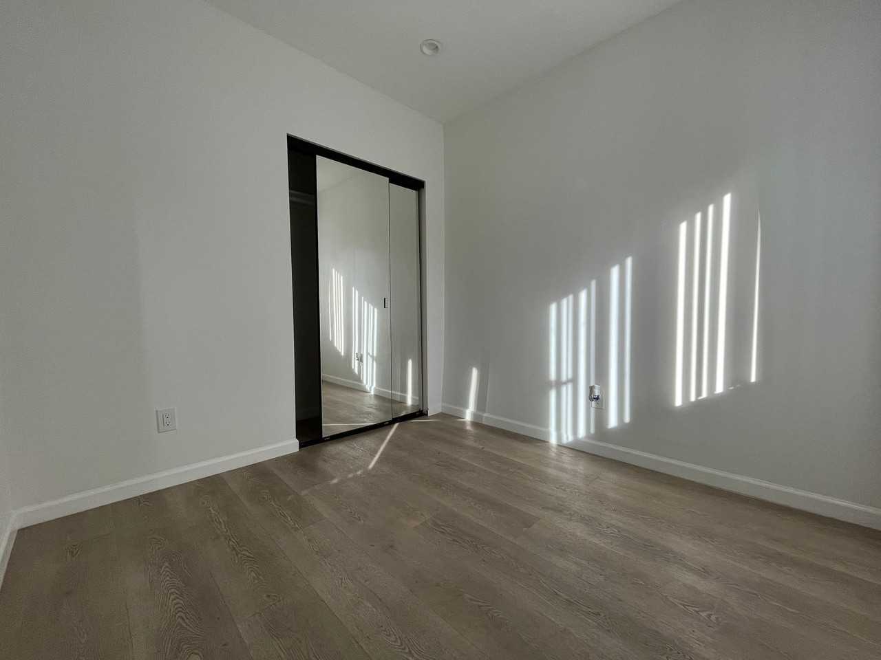 839 W 165th Pl #11 - Photo 6 of 7