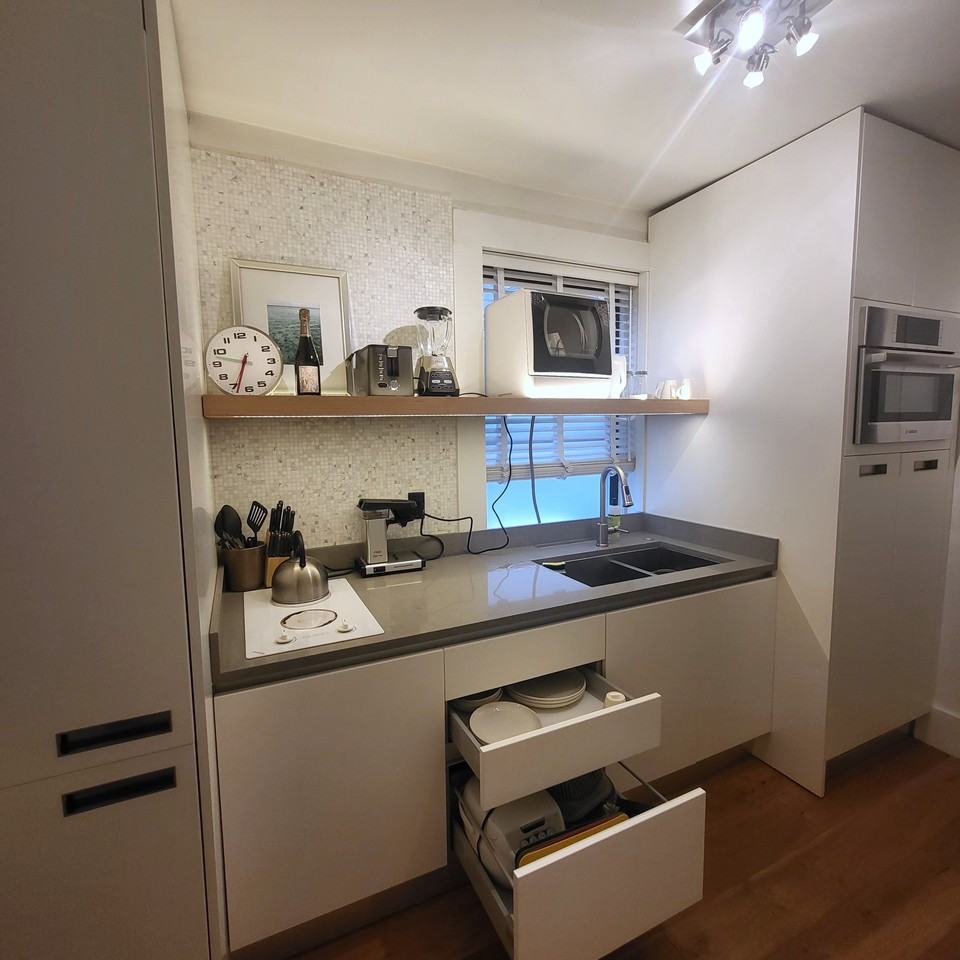 228 W 16th St #5A - Photo 3 of 5