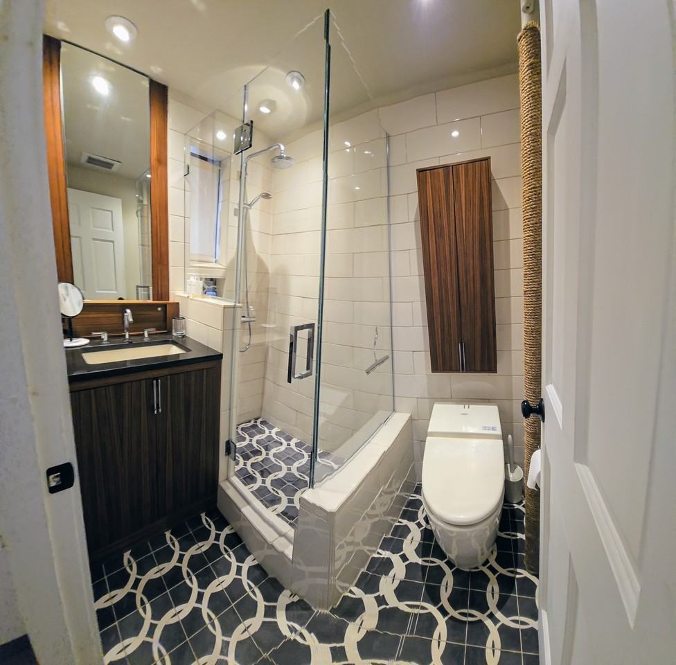 228 W 16th St #5A - Photo 5 of 5