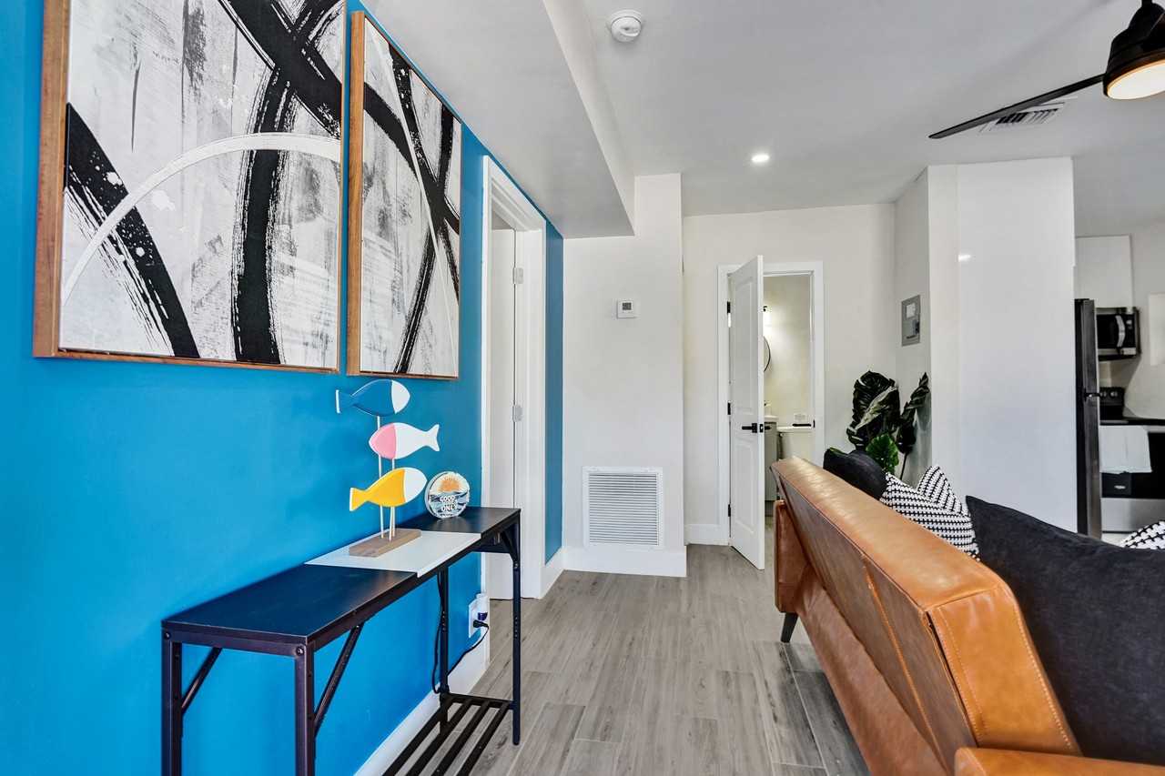 1405 N Andrews Ave #1 - Photo 3 of 16