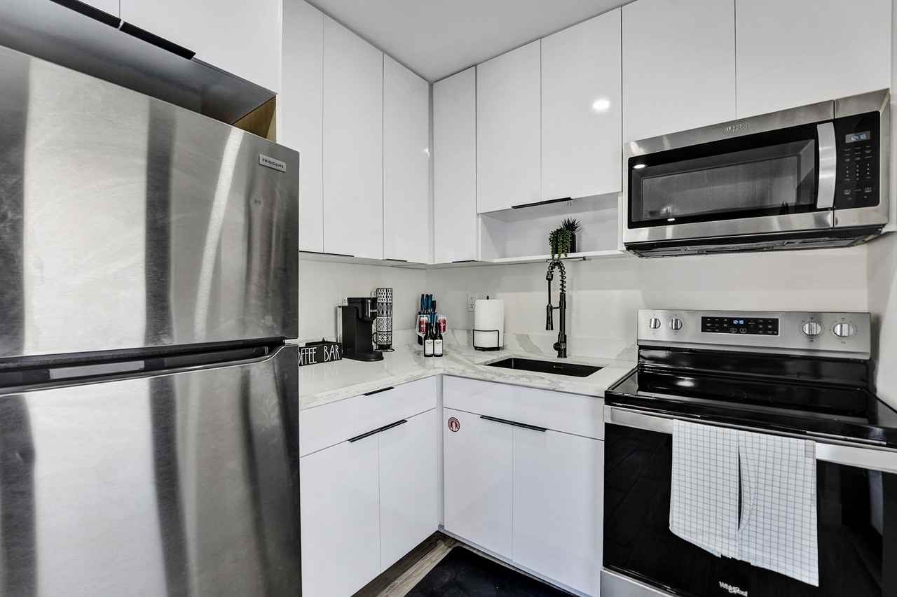 1405 N Andrews Ave #1 - Photo 7 of 16