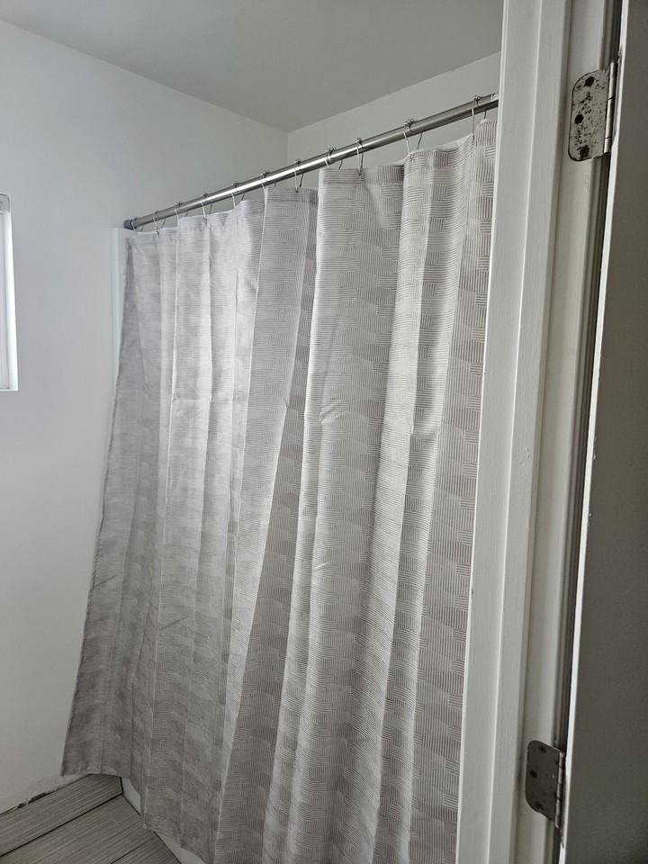 6043 Romaine St #6 - Photo 2 of 13