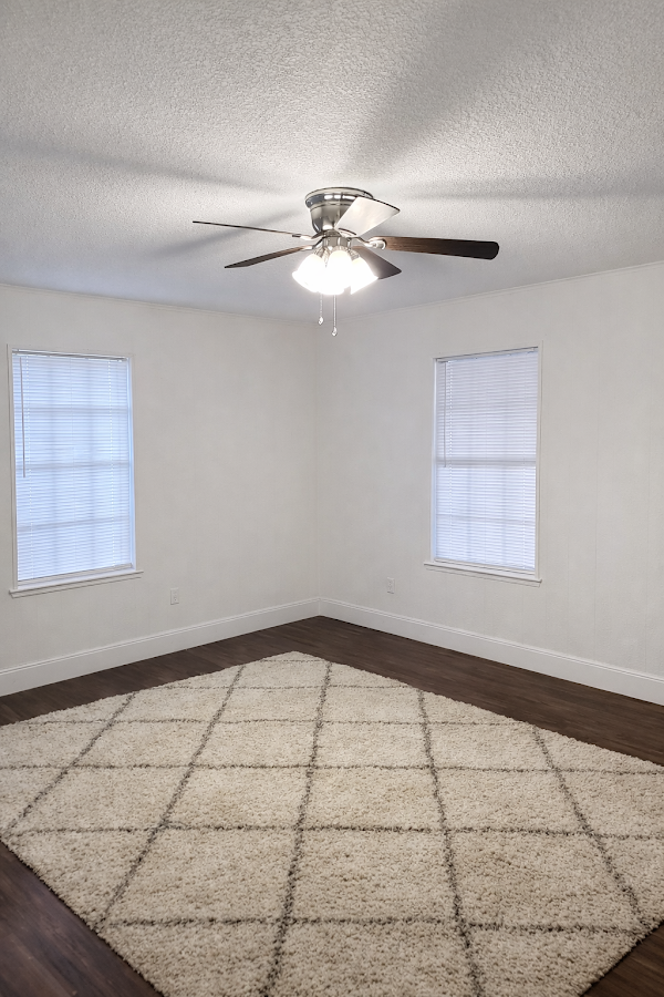 528 W Kellis St #NA - Photo 2 of 9