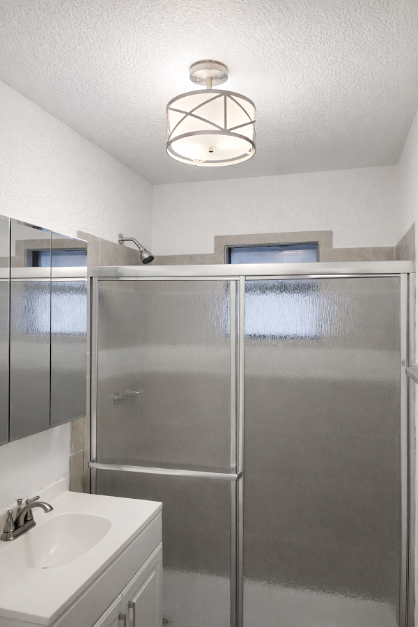 528 W Kellis St #NA - Photo 6 of 9