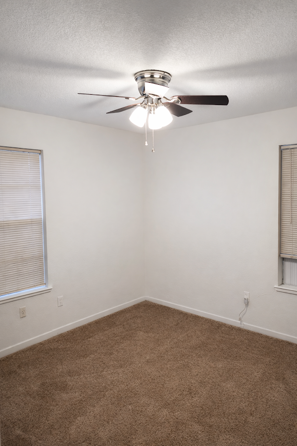 528 W Kellis St #NA - Photo 7 of 9